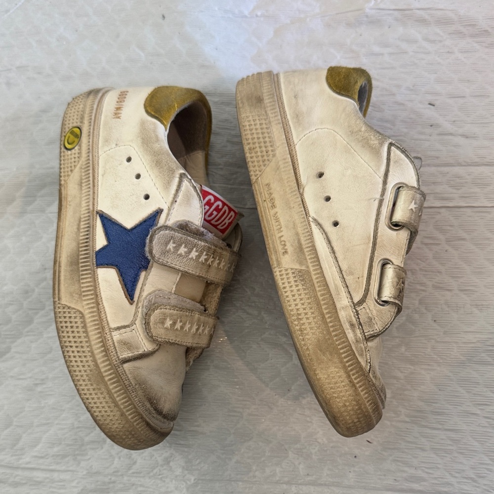 Kids White and Gold Sneakers - Picture 3 of 6